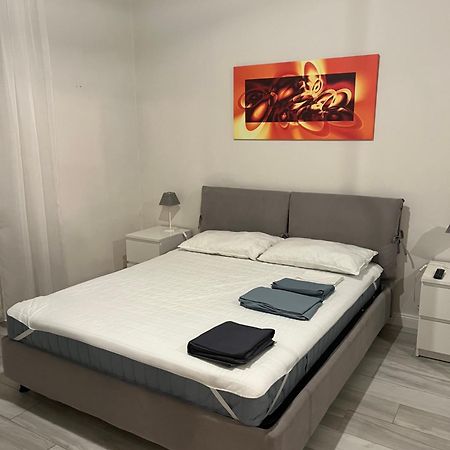 Grazioso Appartamento In Zona Centrale. 蒙特卡蒂尼泰尔梅 外观 照片