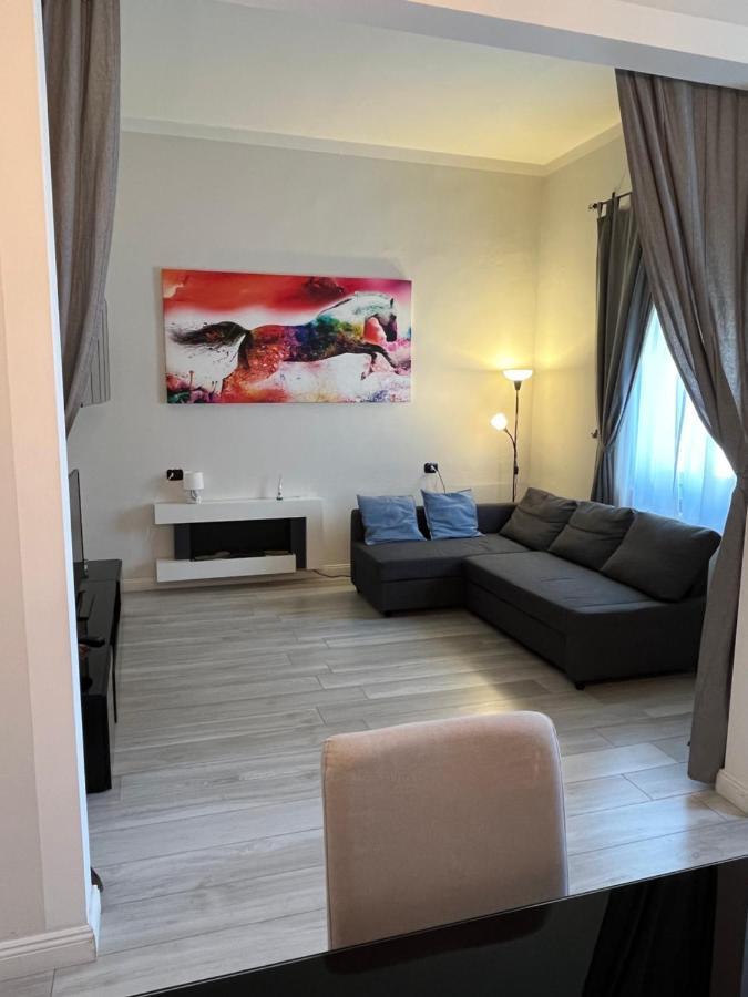 Grazioso Appartamento In Zona Centrale. 蒙特卡蒂尼泰尔梅 外观 照片