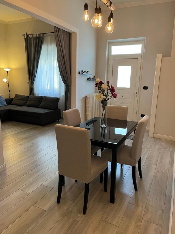 Grazioso Appartamento In Zona Centrale. 蒙特卡蒂尼泰尔梅 外观 照片